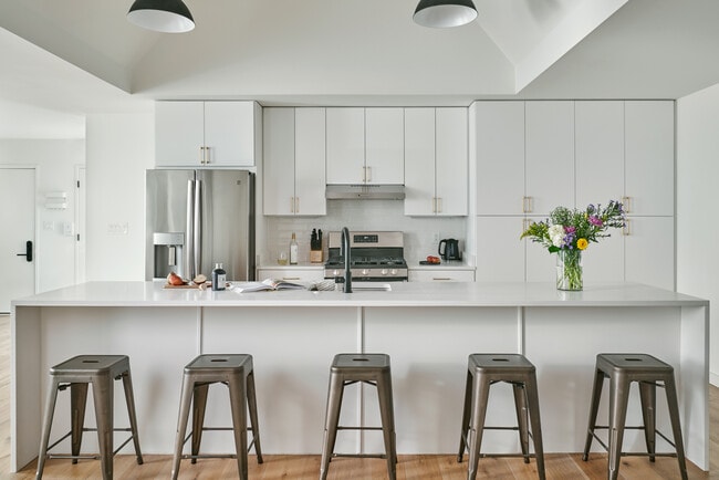 Photo - Monroe (Furnished Rooms)