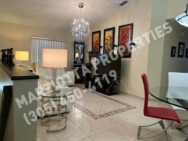 Living Room - 2553 W 76th St Unit 202