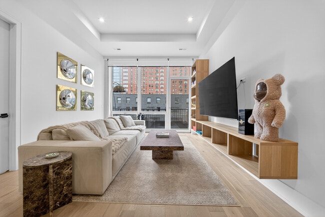 Photo - 318 W Grand Ave