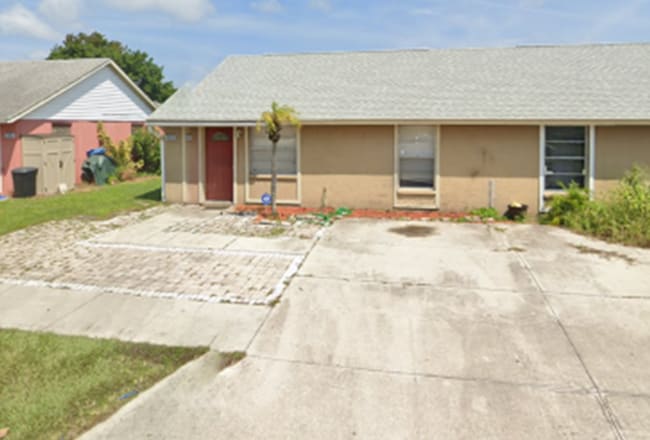 Building Photo - Water Front 3 bedroom duplex