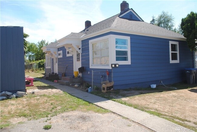 Building Photo - 4th St Duplex Unit 2121