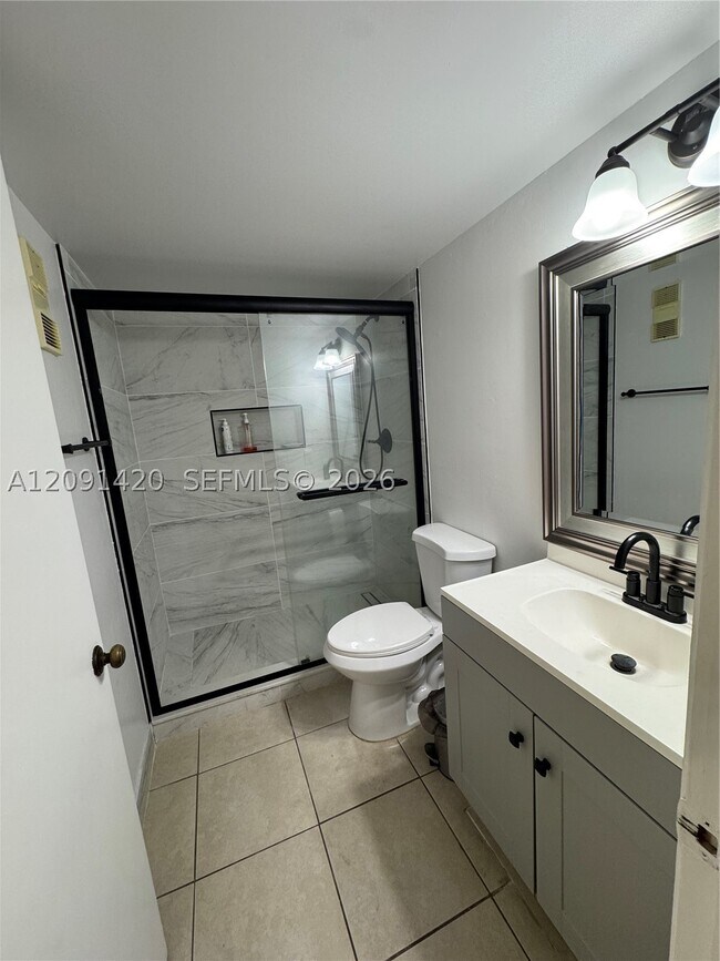 7760 NW 50th St Unit 107