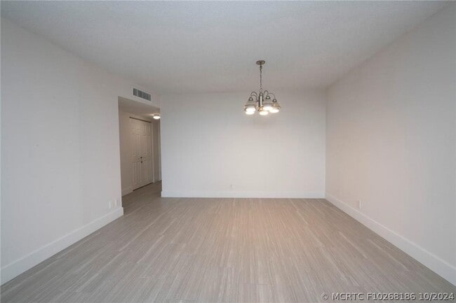 Photo - 3900 N Hills Dr Unit 405