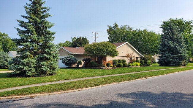 Photo - 1593 Plainfield Dr House