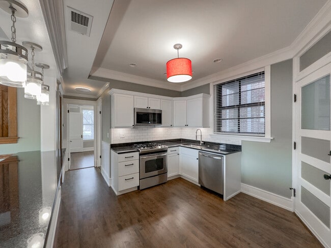 Building Photo - 1918 W Berenice Ave Unit J05P