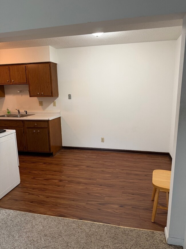 1110 Doreen Ave