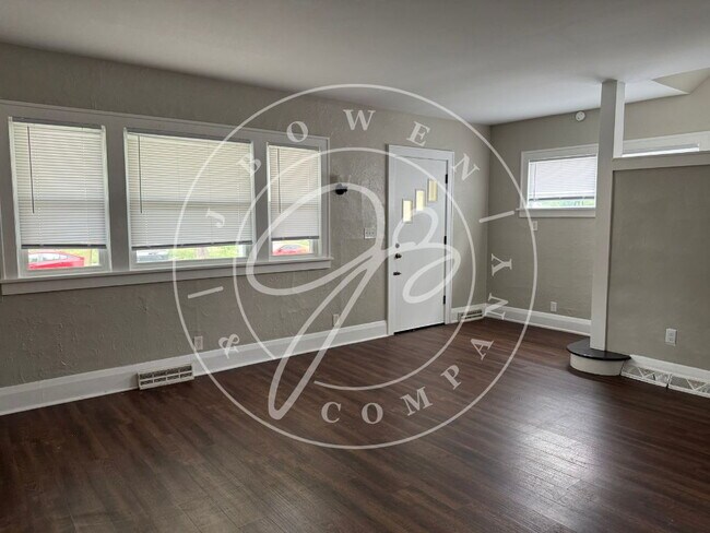Photo - "Charming 3-Bed Home with 2 Full Baths - Spacious Living in South Toledo!"