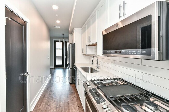 Photo - 1800 Mt Vernon Ave Unit #208