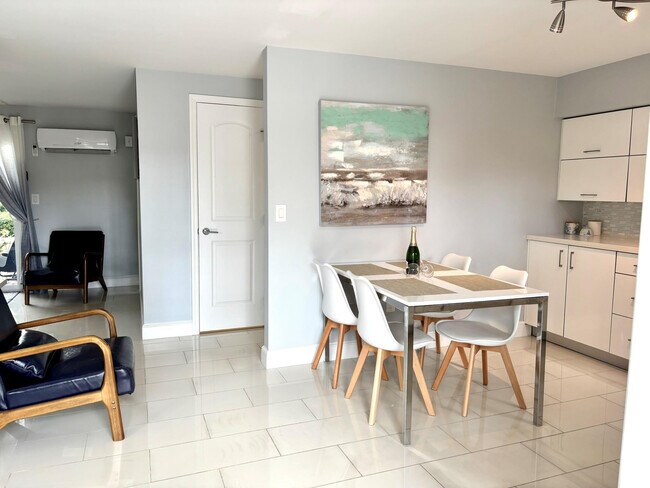 Photo - 1705 N Riverside Dr Unit 2