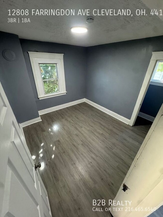 Photo - 12808 Farringdon Ave