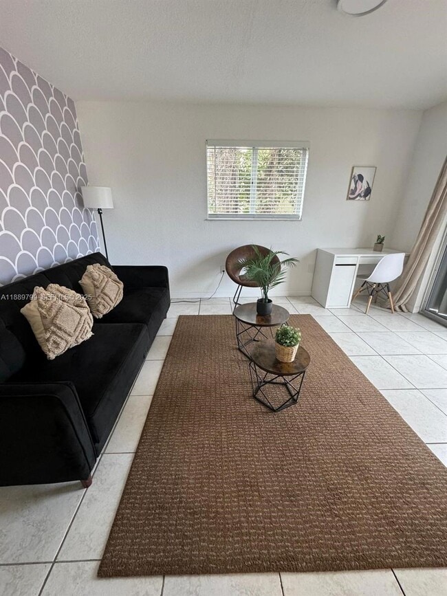 Photo - 328 NW 12th Ave Unit 8