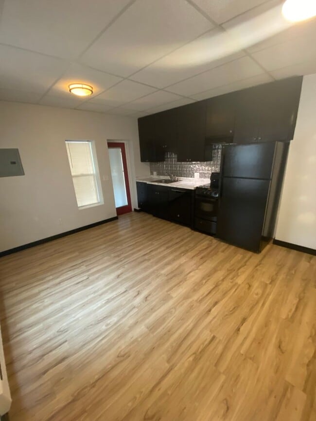 Photo - 201 S 26th St Unidad 201 South 26th Street #2