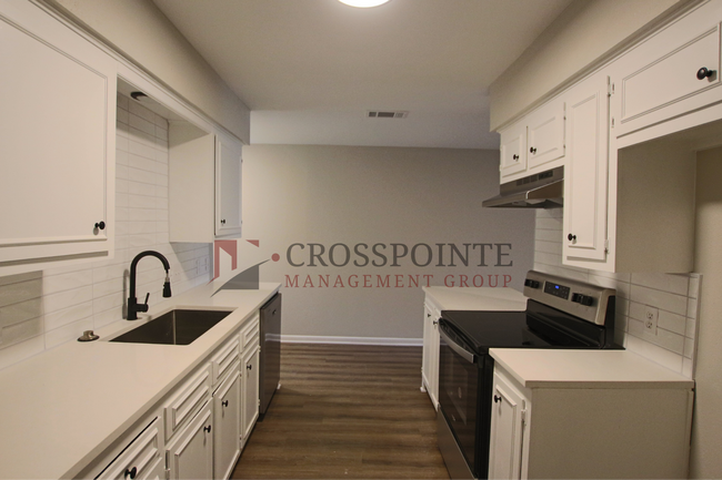 Photo - Aberdeen Duplex - 4309/4313 SERIES 308 Unit 4309 Aberdeen