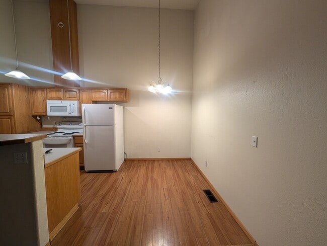 Photo - 118 Geneva Ct