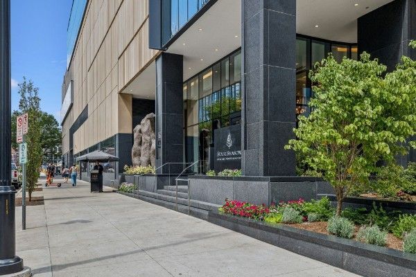 Photo - 160 2nd Ave S