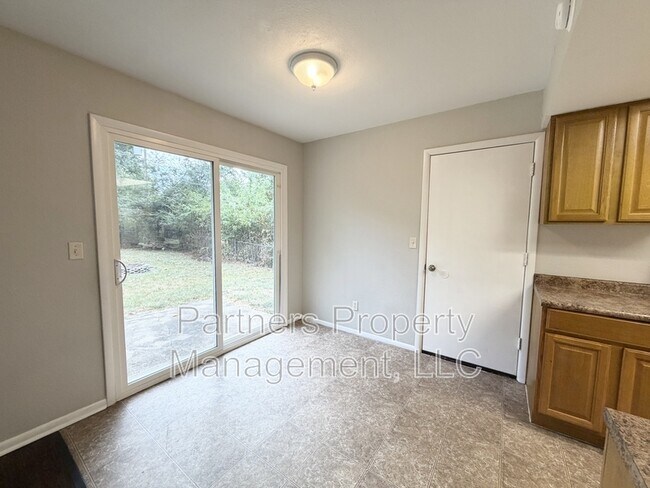 408 W Nightingale Cir