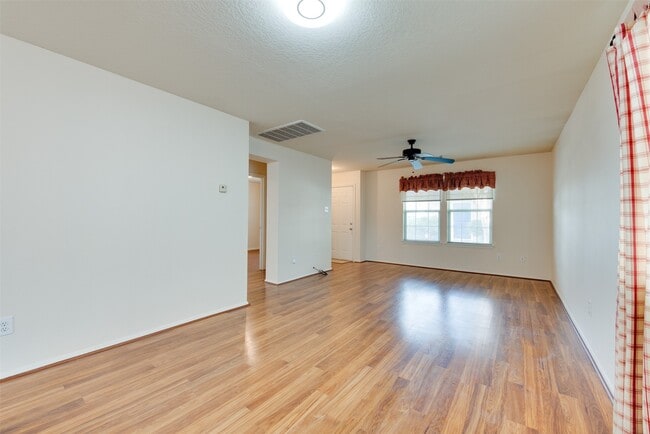Photo - 6129 Lone Prairie Way