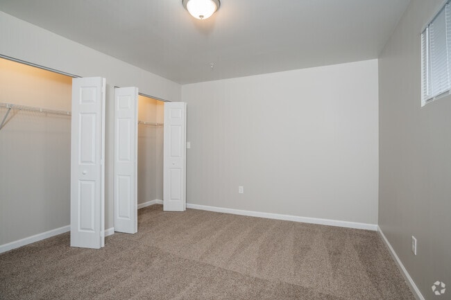 1BR, 1BA - 775SF - Bedroom