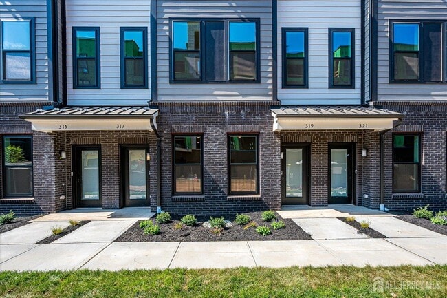 Photo - 317 Sadie Cir