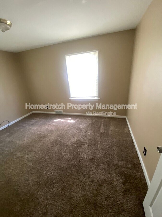 Photo - 8253 Frost Ave