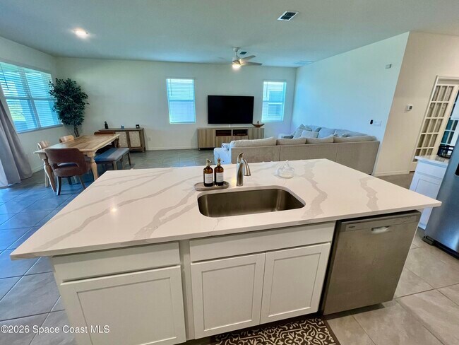 Photo - 1525 Criswell Ln SE