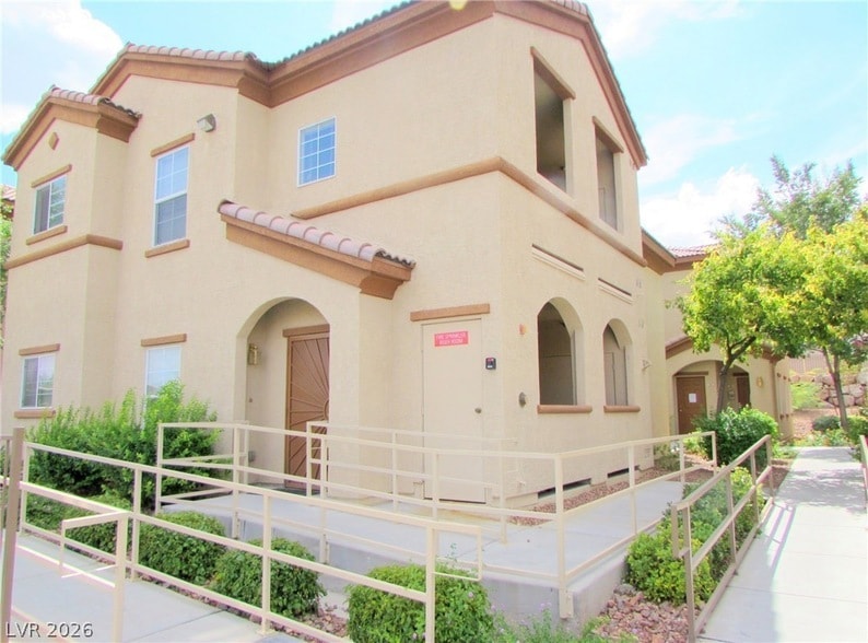 Photo - 3915 Legend Hills St Unit 203