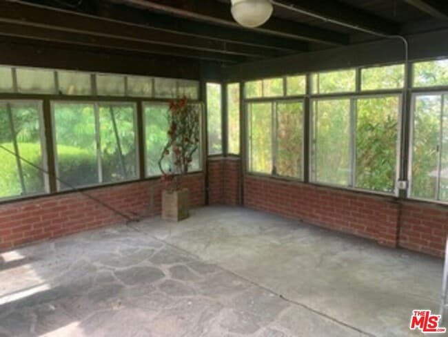 Photo - 4925 Angeles Vista Blvd