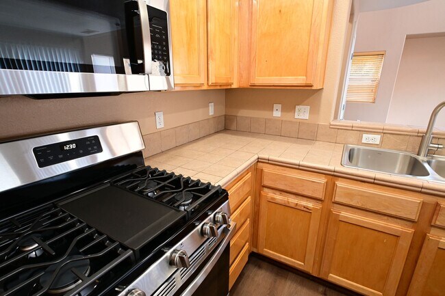 Photo - 10461 Chrisman Ave