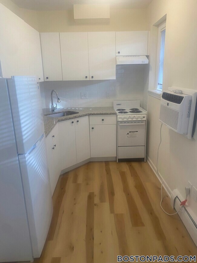 Photo - 2018 Commonwealth Ave Unit 1