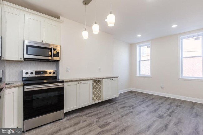 Photo - 537 N 33rd St Unit 1