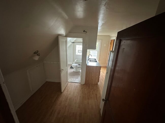 Kitchen/dining - 1304 W 102nd St Unit 3rd floor