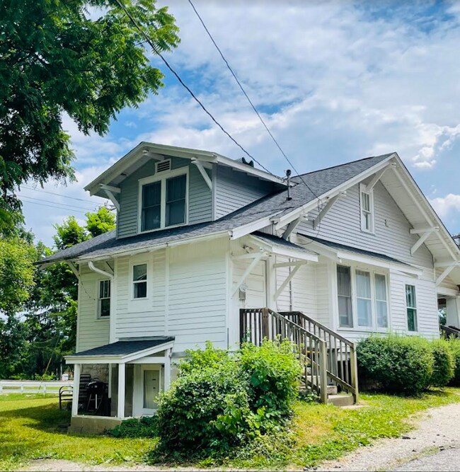 2401 E 3rd St Unit 1