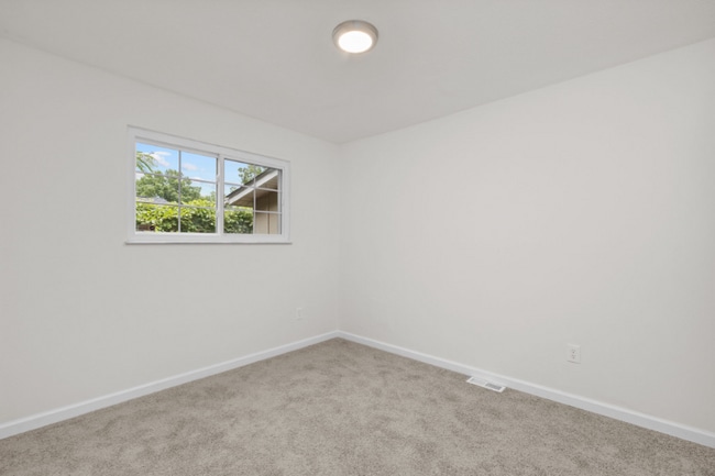 Photo - 1392 Langholm Dr