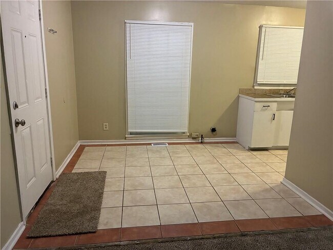 Photo - 3188 Ward Dr SW