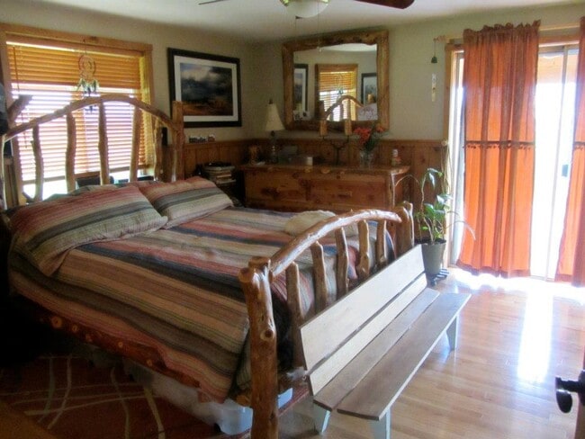 Photo - 214 Center St