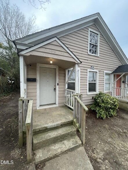 Photo - 305 Kennedy St