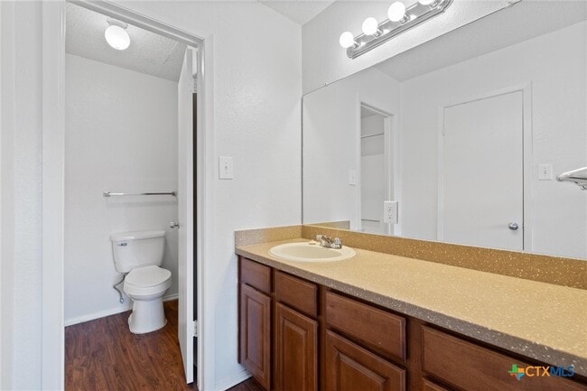 Building Photo - 205 Craddock Ave Unit B1