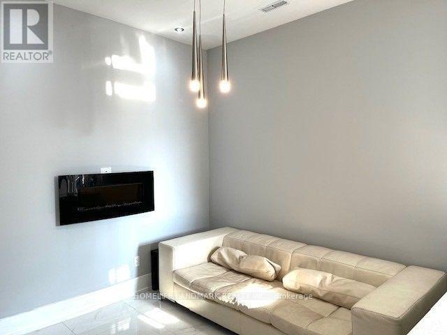 Photo - 220 Ossington Ave