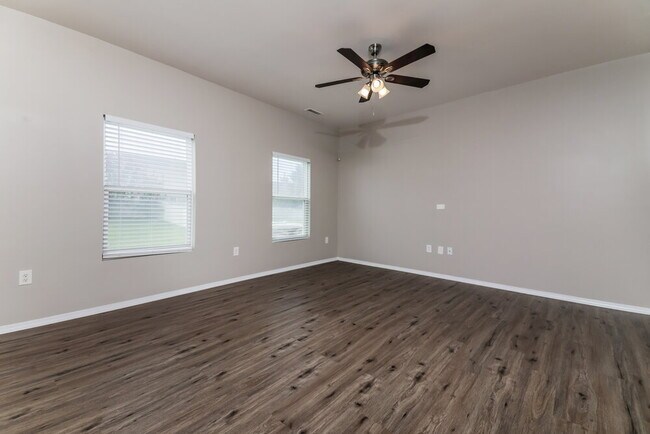 177 Norwich Dr