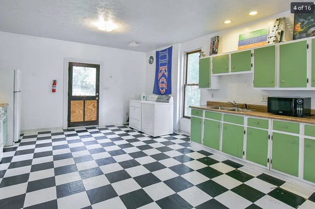 Photo - 1024 W 7th St