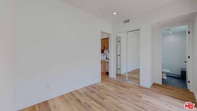 Photo - 4460 W Maplewood Ave Unit 1/2