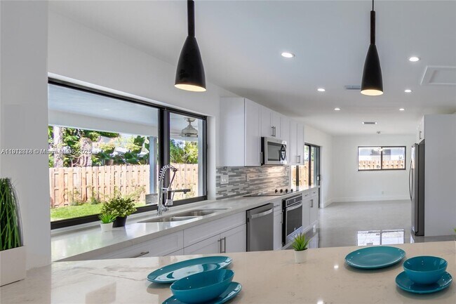 Photo - 1001 NW 6th Dr