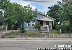 Building Photo - 1611 E Carson St Rental