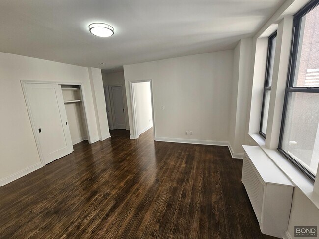 Building Photo - 200 W 58th St Unit 11C Rental