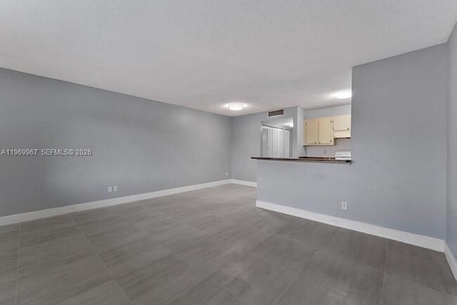 Photo - 1430 Meadows Cir W Unit 1430