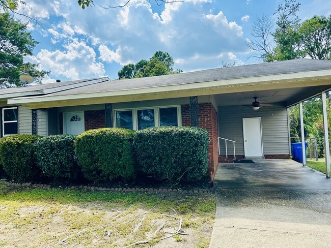 811 Fresno Dr