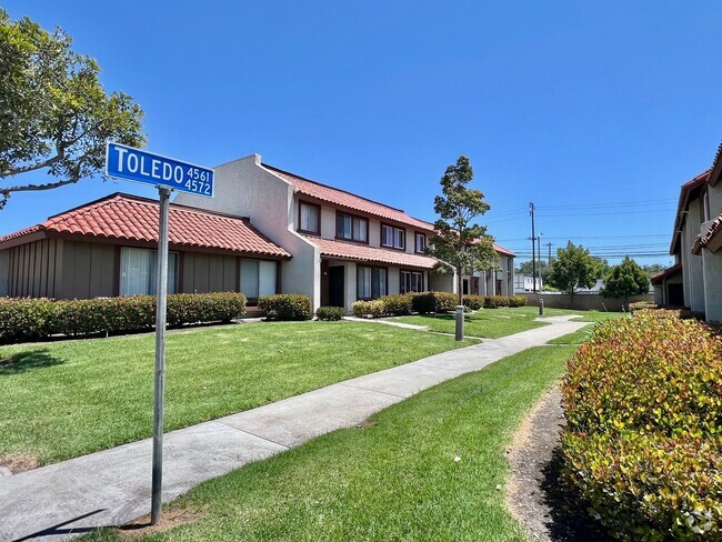 Building Photo - Cozy Townhome in Buena Park!