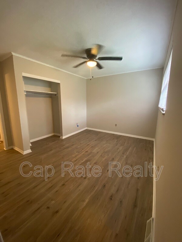 Photo - 1226 Parkview Dr