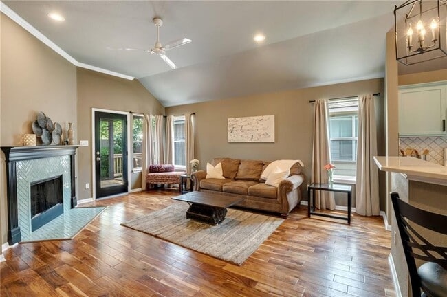 Photo - 403 Rosedale Blvd