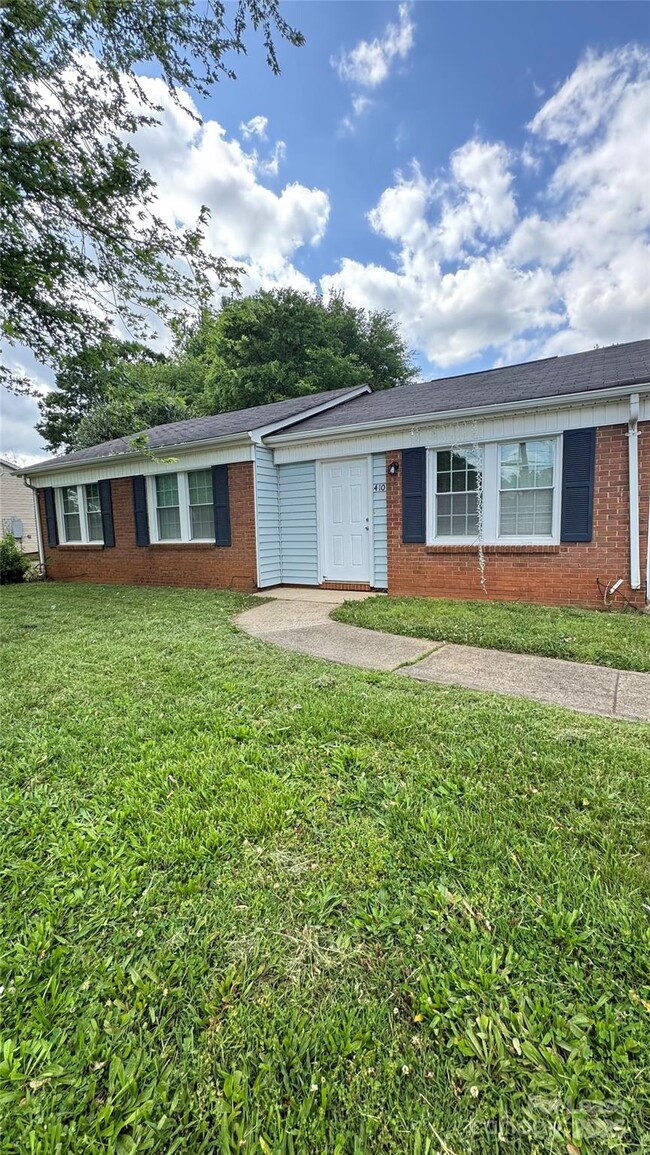 Photo - 410 W Arrowood Rd Casa